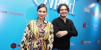 Syuting Film 'AKAD', Tingkah Konyol Kevin Julio Bikin Indah Permatasari Tak Henti Tertawa