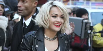 Syuting Film Erotis, Rita Ora Merasa Seperti Sekolah