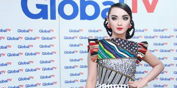 Syuting Klip, Penampilan Zaskia Gotik Mirip Marilyn Monroe