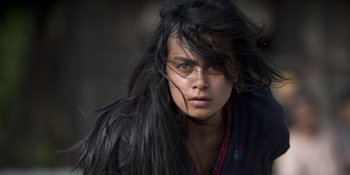 Syuting PENDEKAR TONGKAT EMAS di Sumba, Eva Celia Tak Mau Pulang