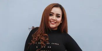Tabung Uang Hasil Off Air, Clara Gopa Berikan Sureprise Mewah Untuk Mamanya yang Ulang Tahun