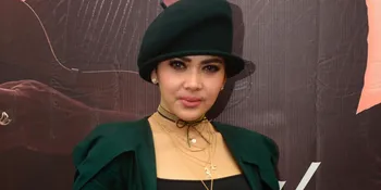 Tahun Baru, Syahrini Nonton Penampilan Eksklusif Lady Gaga di AS