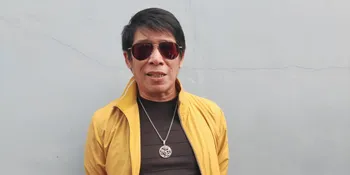 Tahun Baru Tak Kemana-Mana, Parto Saksikan Bagaimana Air Menembus Masuk ke Dalam Rumahnya