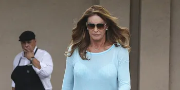 Tak Berkawan, Caitlyn Jenner Bermain Golf Sendirian