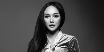 Tak Bertemu Fisik Selama 10 Bulan Jadi Alasan Aura Kasih Gugat Cerai Eryck Amaral