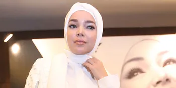 Tak Hanya Banjir, Dewi Sandra Juga Peduli Tentang Macet Jakarta