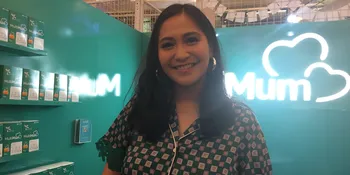 Tak Hanya Urus Anak, Caca Tengker Juga Sibuk Selesaikan Tesis S2
