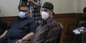 Tak Mau Berlama-Lama, Ferry Irawan Langsung Talak Tiga Anggia Novita