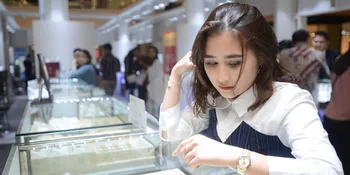 Tak Mau Buru-Buru Tunangan, Jadi Alasan Prilly Latuconsina Beli Cincin Sendiri