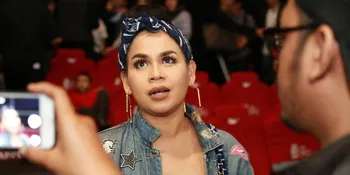 Tak Mau Ketagihan, Melanie Ricardo Batasi Anak Main Gadget - Puasa Buka Sosial Media