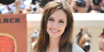 Tak Rasakan Kuliah, Angelina Jolie Akan Mengajar di LSE Inggris