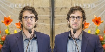 Tak Sekedar Eksis, Josh Groban Masih Raih Posisi Puncak Charts