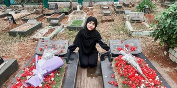 Tak Sengaja Bertemu Doddy Sudrajat dan Mayan Ketika Ziarah Ke Makam Venessa Angel dan Bibi Adriansyah, Fuji: Ya Mau Gimana?