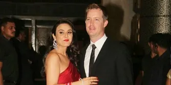 Tak Umbar Kemesraan, Preity Zinta Jalan Jauh-Jauhan Dengan Suami