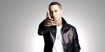 Takut Karir Hancur, Eminem Tak Ingin Mencela Kanye West!