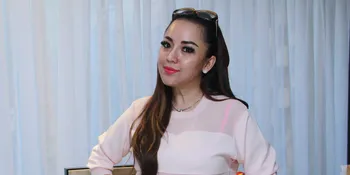 Takut Nggak Laku, Regina Tiruskan Pipi Chubby Lewat Cara Ini