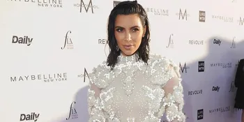 Tampil Bak Bunda Maria, Kim Kardashian Dihujat Habis-Habisan