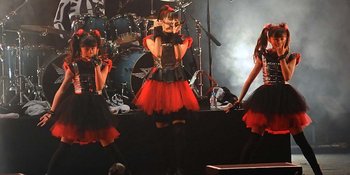 Tampil Bareng Iron Maiden - Lady Gaga, Baby Metal Makin 'Cadas'!