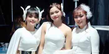 Tampil Dengan Busana Serba Putih, Selfi, Rara dan Putri Bak Bidadari