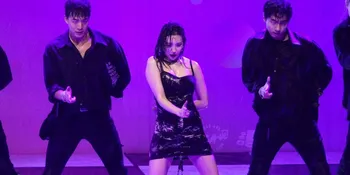 Tampil di Tengah Guyuran Hujan, Profesionalitas dan Berat Badan Sunmi Jadi Sorotan