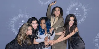 Tampil Live, Fifth Harmony Guncang Panggung Dengan Aksi Hot