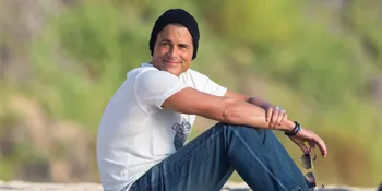 Tampil Lusuh &#38; Berjenggot Tebal, Rob Lowe Tak Bisa Dikenali