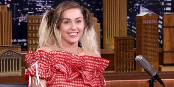 Tampil Sederhana, Miley Cyrus &#38; Liam Hemsworth Gandengan Mesra