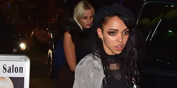 Tampil Seperti Ini, FKA Twigs Jadi Mirip Model Victoria's Secret