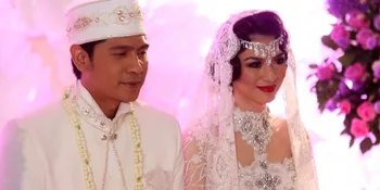 Tamu Resepsi Adi Nugroho - Donita Disambut Empat 'Babi'