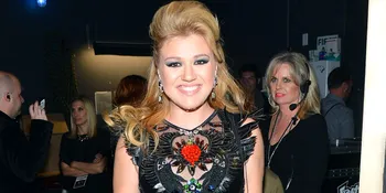 Tanggal Pernikahan Kelly Clarkson Terungkap!