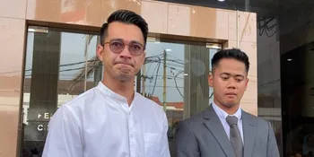 Tangis Eza Gionino Pecah, Akhirnya Bisa Peluk Anak Setelah Sebulan Berpisah