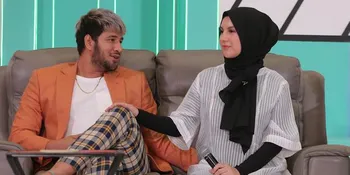 Tangis Irish Bella Pecah Saat Ziarah ke Makam Putri Kembarnya Untuk Pertama Kali