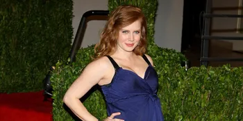 Tanpa Make-Up, Kok Amy Adams Jadi Kelihatan Gendut Ya?