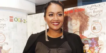Tas Buatan Denada Ramaikan Fashion`s Night Out Hari Ini