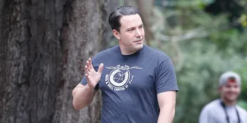 Tato Phoenix Besar di Punggung Ben Affleck Ternyata Palsu