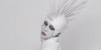 Teaser Album Comeback, G-Dragon Hadir 'Merah Putih'