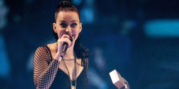 Tegan and Sara Senang Temani Katy Perry Jalani Tur