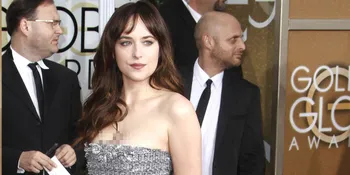 Telanjang & Terikat Dalam 'FIFTY SHADES', Dakota Johnson Curhat!