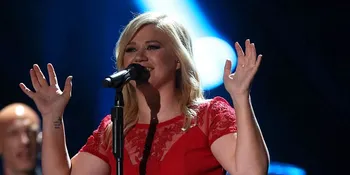 Teledor, Kelly Clarkson Hilangkan Cincin Pertunangannya