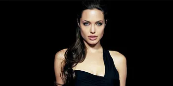 Temui Pemuka Agama Tanpa Kenakan Bra, Angelina Jolie Dibully