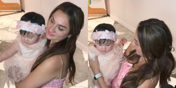 Tengku Dewi Putri Akui Tak Bisa Tinggalkan Anak Saat Kerja, Selalu Bawa Sang Buah Hati