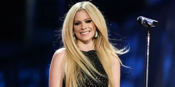 Teori Konspirasi Avril Lavigne Sudah Meninggal Kembali Mencuat!