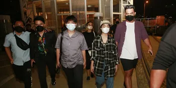 Terbang Dari Bali, Thariq Halilintar dan Fuji Utami Hadiri Gala Premiere Film 'ASHIAP MAN'