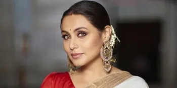 Terbang ke London, Rani Mukherjee Santai Pakai Jumper Pink Unyu