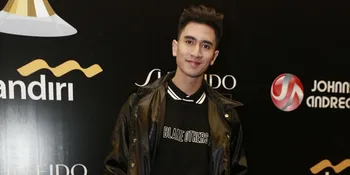 Terbaring Sakit, Verrel Bramasta Malah Pasang Pose Imut dengan Tangan Terinfus