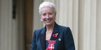 Terima Gelar Bangsawan, Emma Thompson Pakai Sneakers dan Ingin Cium Pangeran William