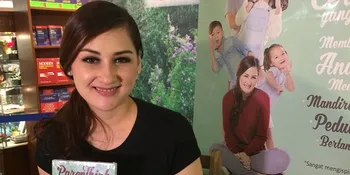 Terinspirasi, Mona Ratuliu Ingin Menjadi Sosok Seperti Ibunya