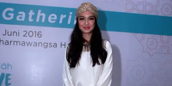 Terjang Macet Jakarta, Raline Shah Naik Bajaj Untuk Kali Pertama