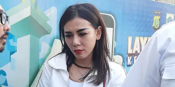 Terkait Perdagangan Senjata Api Ilegal, Bebby Fey Jalani Pemeriksaan