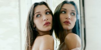 Terlalu Seksi di Cannes, Underwear Bella Hadid Tertangkap Kamera